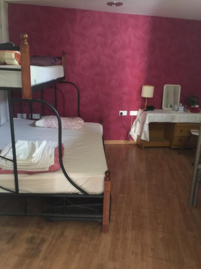 Paphos Inn Bagian luar foto